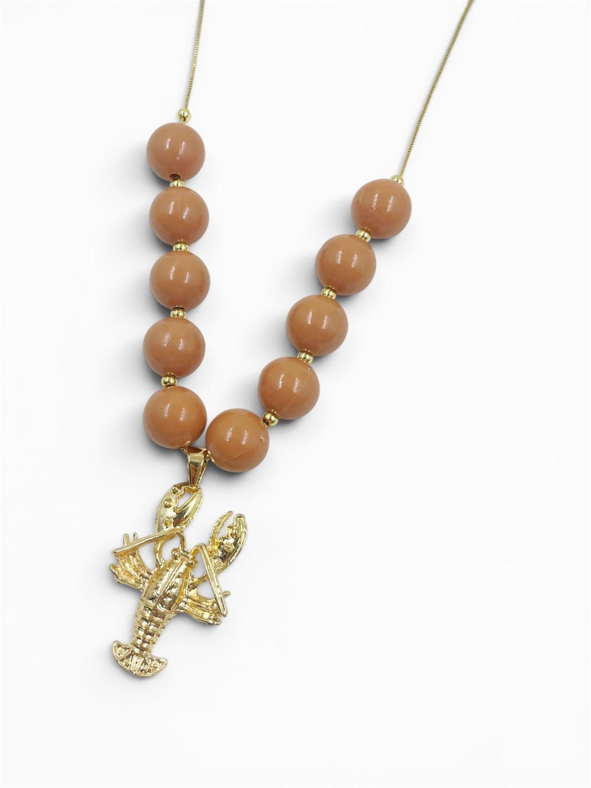 Collar Chunky de Langosta con cuentas decorativas y dije de langosta inspirado en el océano.