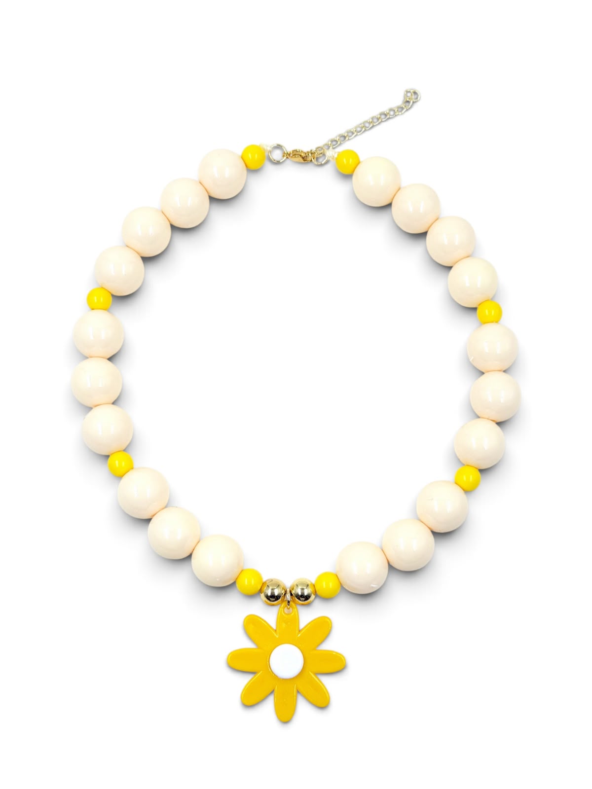 Collar chunky en tonos beige con detalles amarillos y dije de margarita, ideal para un estilo fresco y moderno.