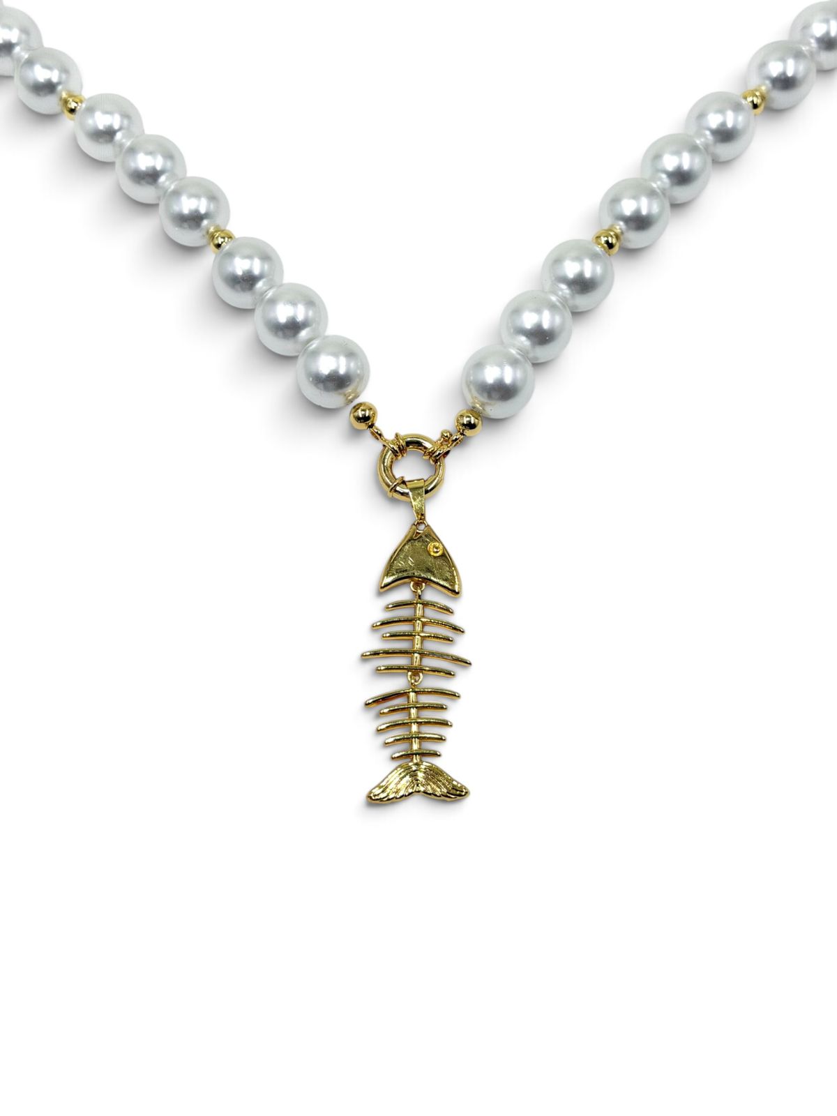 Collar chunky con dije de pez.