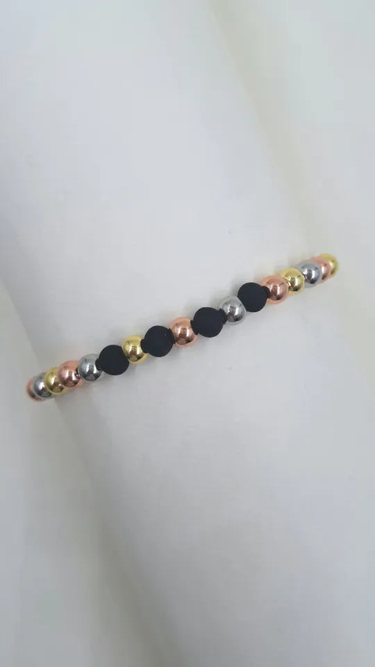 Pulsera Rodio Mixta Gold en macramé con balines rodinados y neopreno oscuro