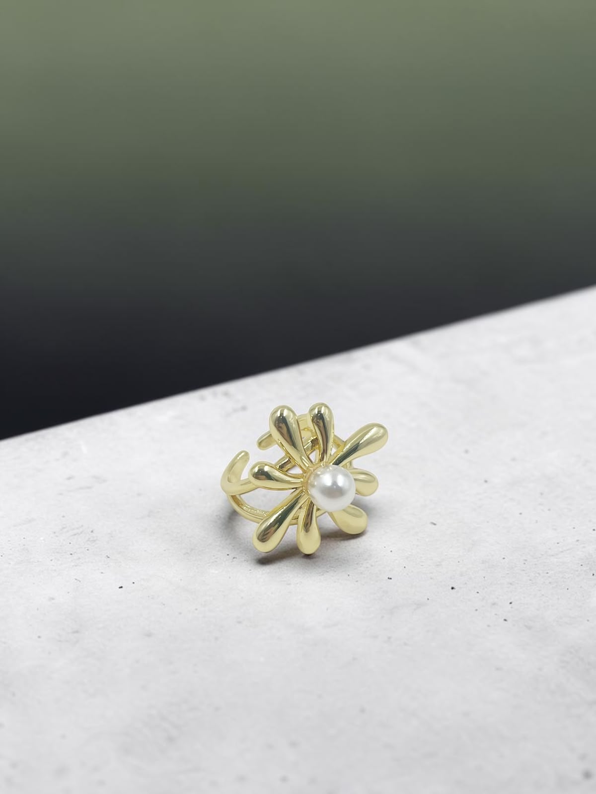 Anillo Flor Centro Perlado