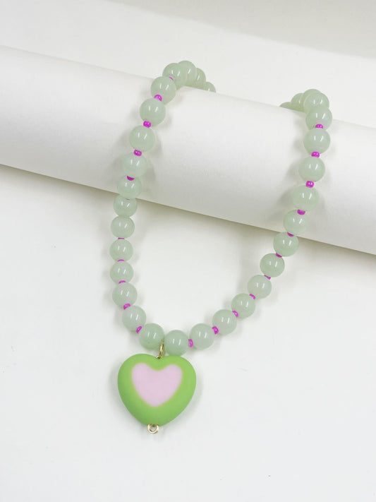 Collar juvenil estilo Y2K con esferas acrílicas, separadores chaquira checa y dije corazón entorchado en gold field – Largo 36+5 cm