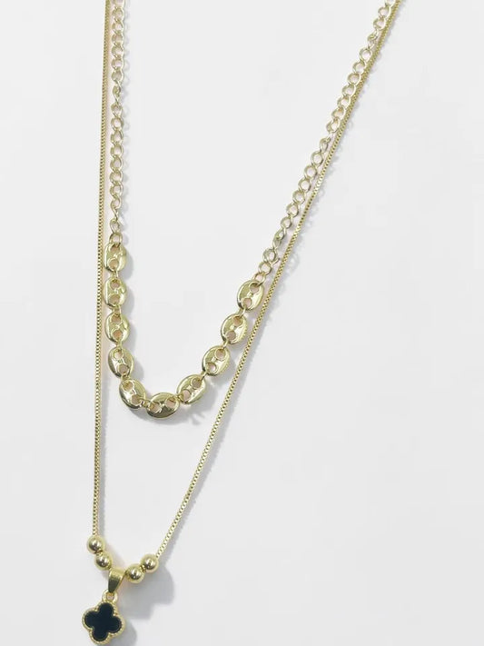 Collar Brillo Cerezado doble con dije de corazón y cereza
Collar femenino con mostacillas checas y dije de cereza con piedras
Collar moderno dorado con diseño doble y dijes románticos
