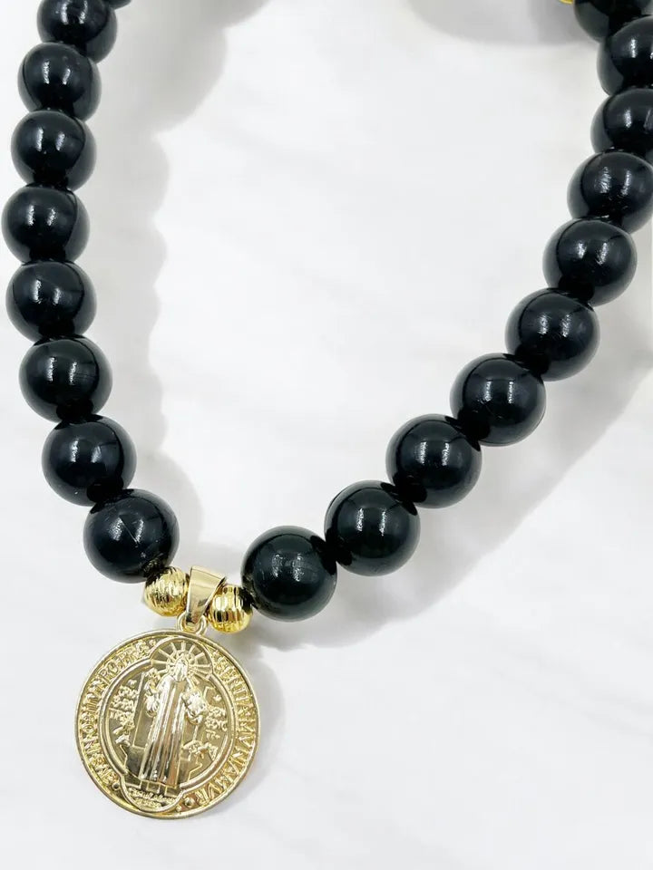 Collar Sello de Protección Maxi con medalla San Benito dorada
Choker ajustable con medalla San Benito y esferas de colores
Collar femenino de protección con detalles dorados