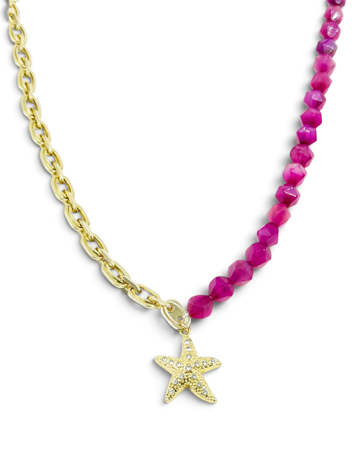 Collar de diseño asimétrico con una sección de eslabones, otra de cuentas facetadas y dije de estrella de mar con detalles brillantes.