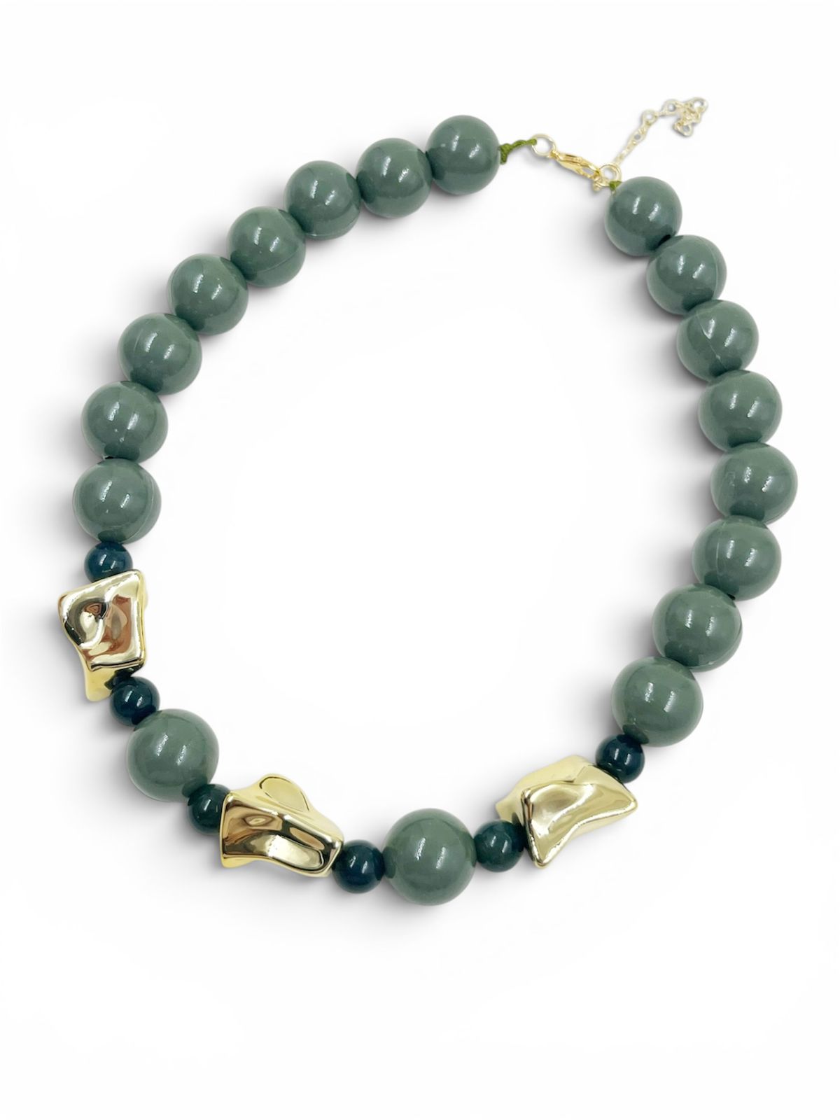 Collar Chunky Caramelo con cuentas de gran tamaño y detalles decorativos de formas orgánicas.