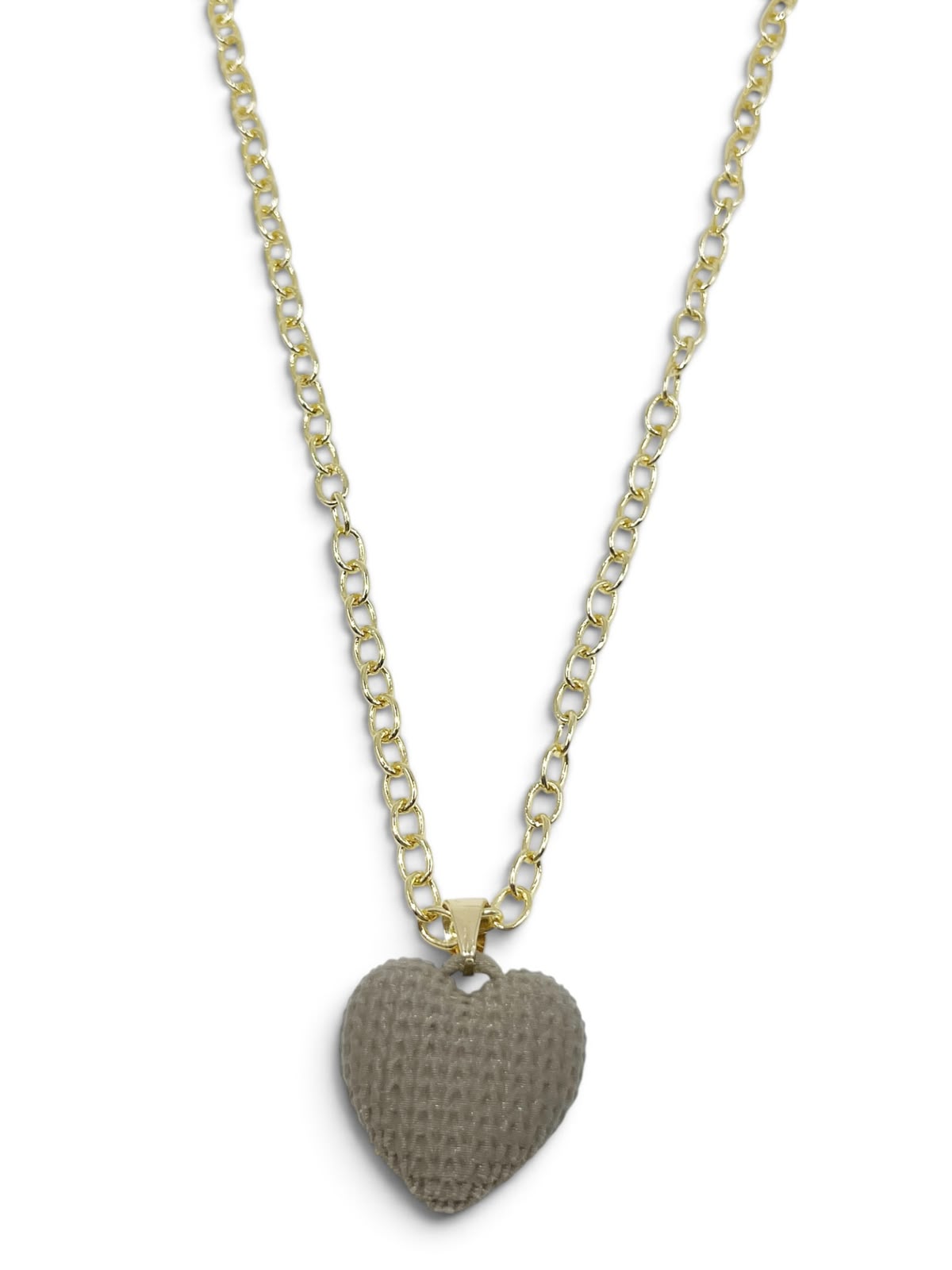 Collar chunky dorado con cadena de eslabones y corazón 3D de resina