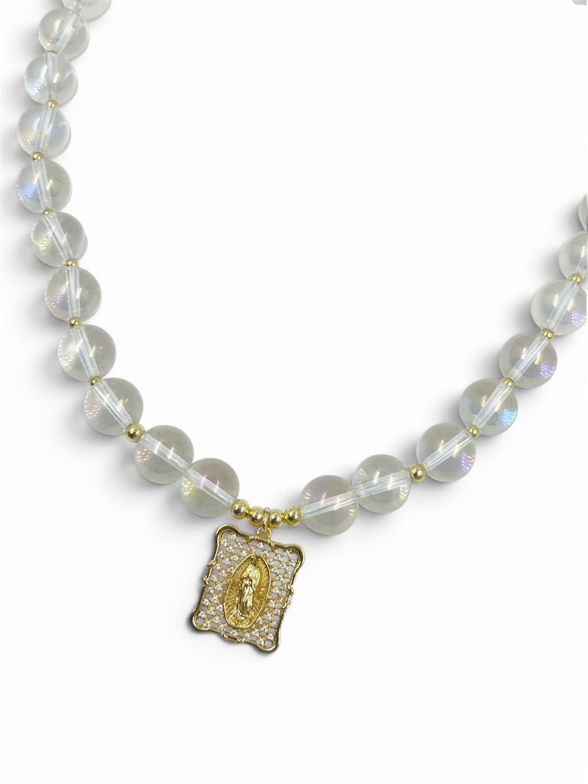 Collar Guadalupana Lux con dije decorativo de diseño clásico y estilo elegante para mujer.