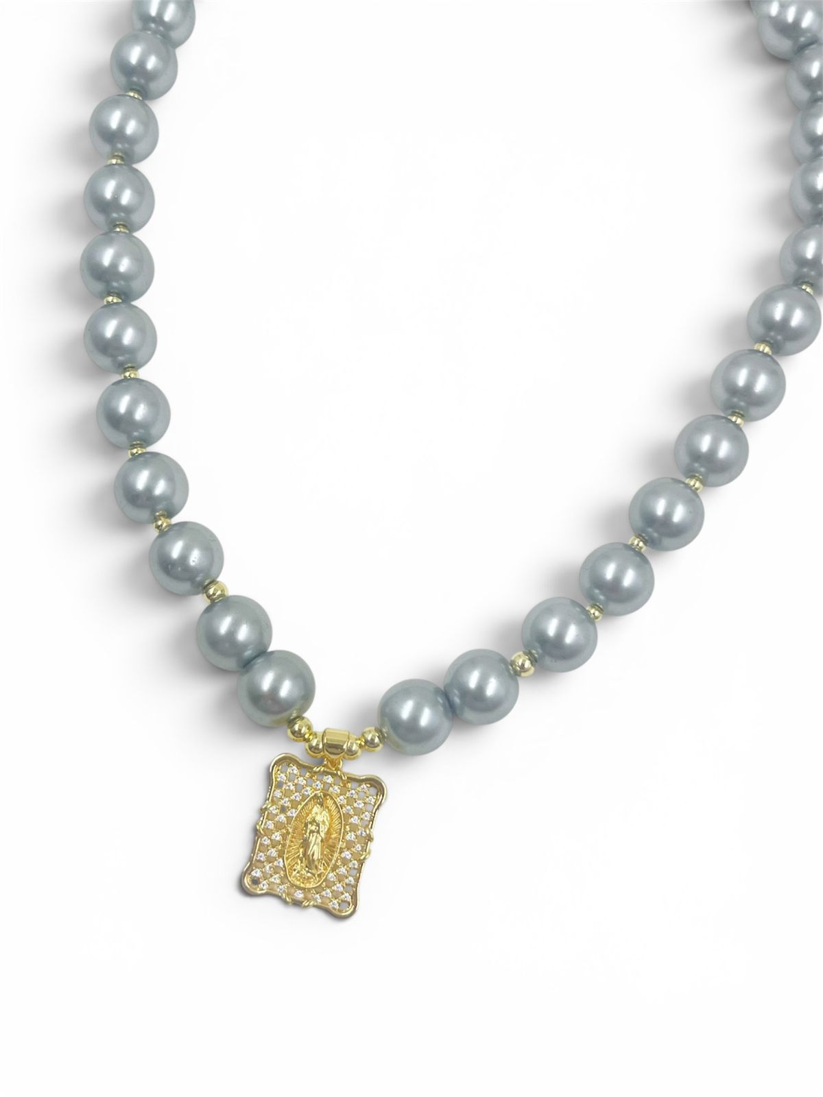 Collar Guadalupana Lux con dije decorativo de diseño clásico y estilo elegante para mujer.