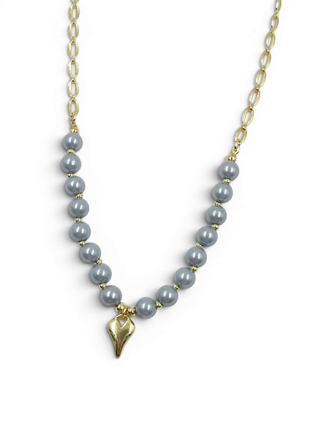 Collar Pearl Infinity Love con pequeñas pepas decorativas, separadores y dije de corazón para mujer.