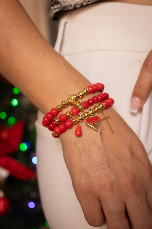 Pulsera Amor y Unión en nylon elástico con perlas rojas y dijes románticos